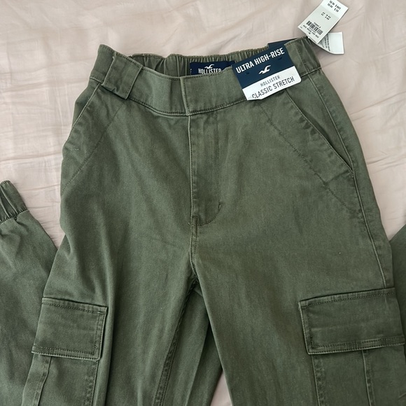 Hollister Olive Green Cargo Pants - Picture 3 of 7